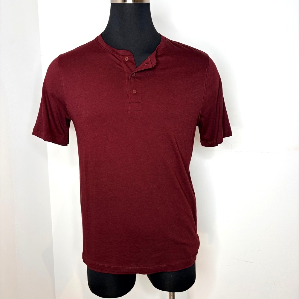 NEW Vince Henley Shirt Mens Medium Burgundy Short Sleeve MS1229642